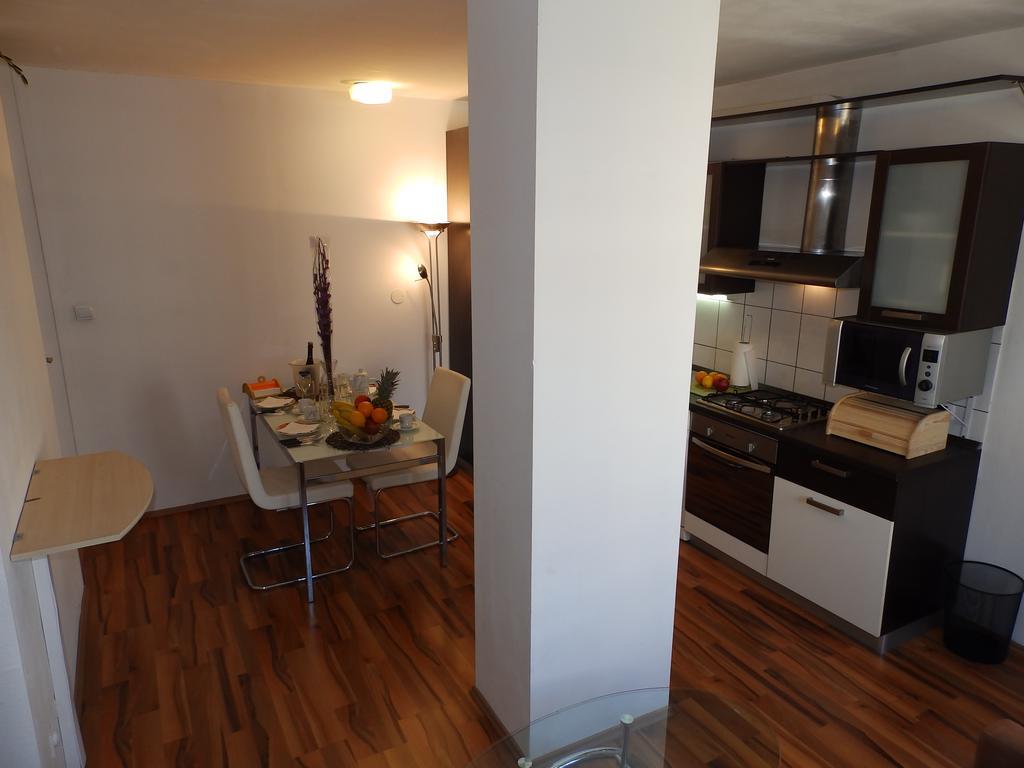 Apartment Davor Split Exteriör bild